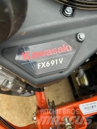 Husqvarna Z548 Nulla fordulósugarú fűnyírók