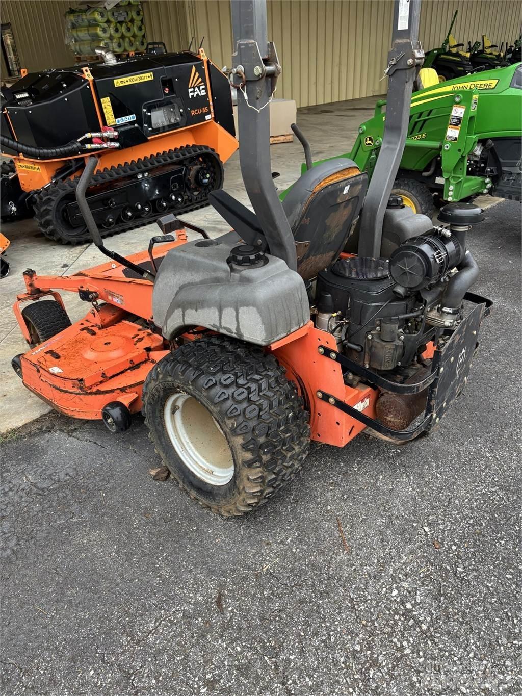 Husqvarna Z6127 Nulla fordulósugarú fűnyírók