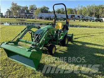 John Deere 1023E Kompakt traktorok