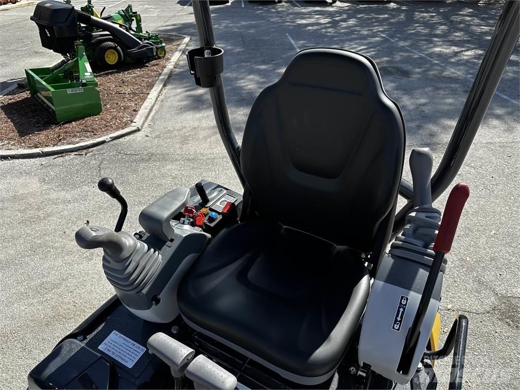 John Deere 17 P Mini kotrók < 7t