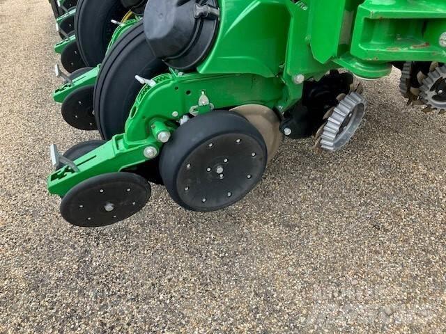 John Deere 1795 Szemenként vetőgépek