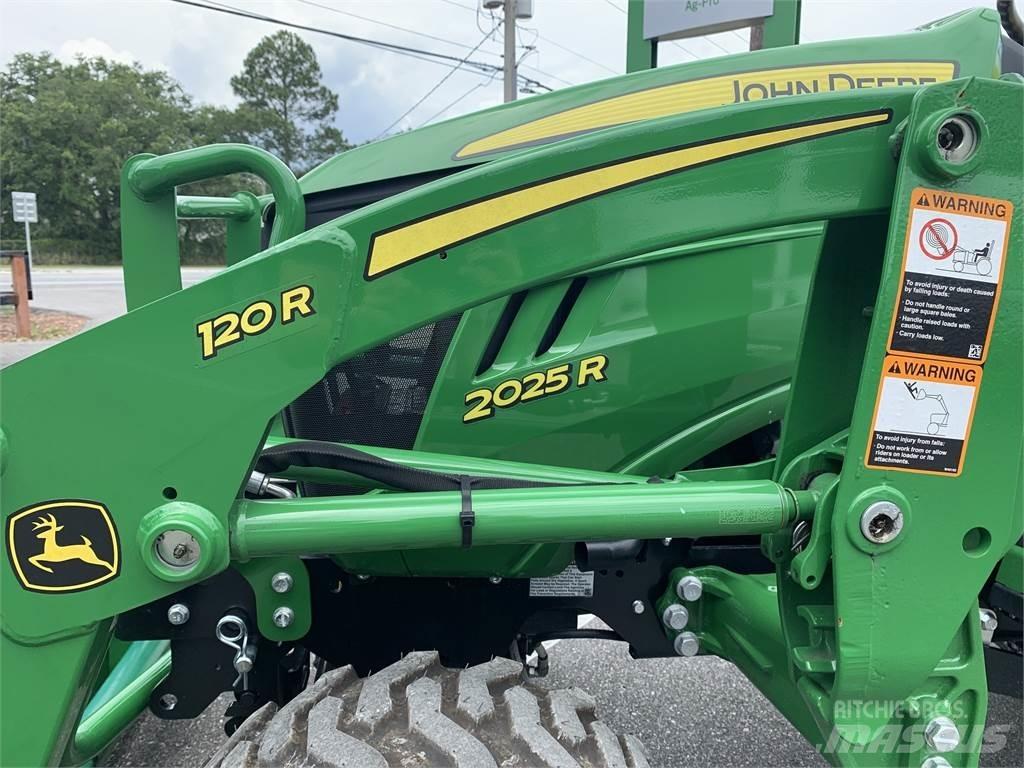 John Deere 2025R Kompakt traktorok