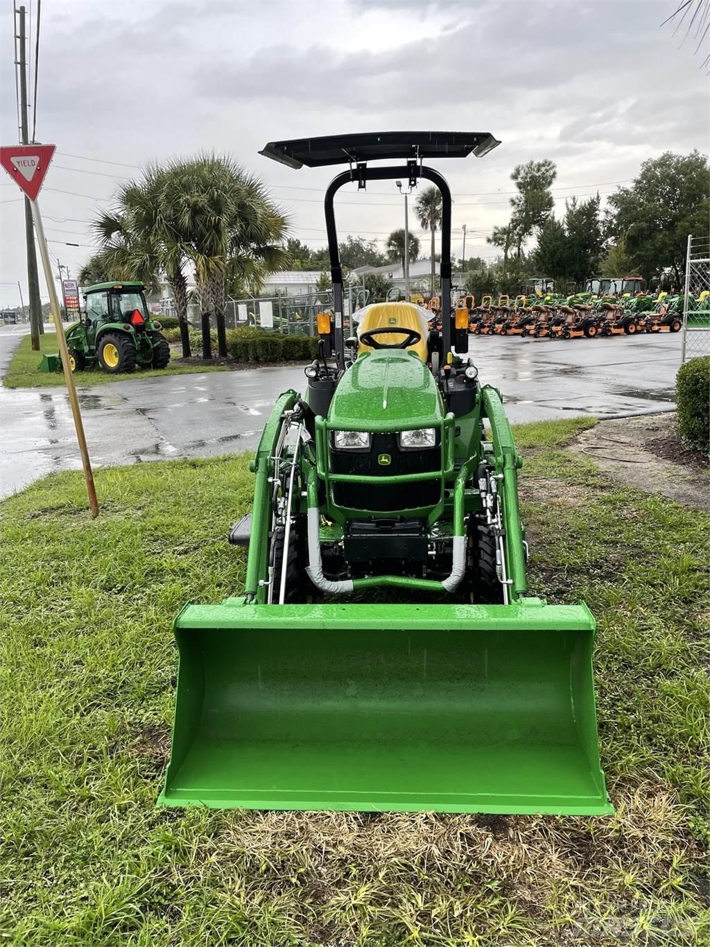 John Deere 2025R Kompakt traktorok
