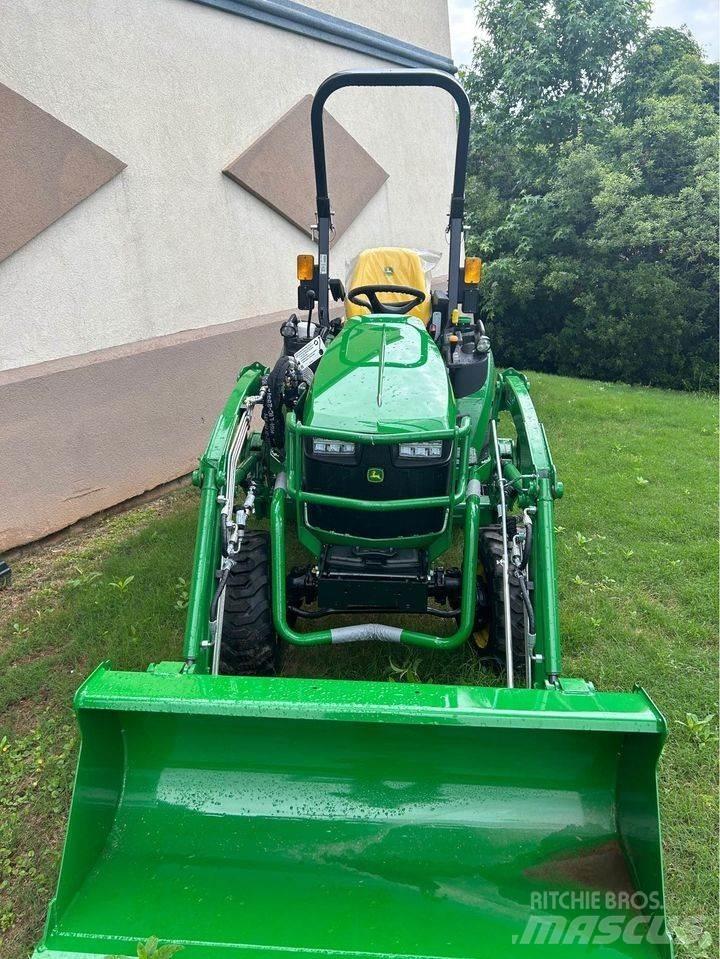 John Deere 2025R Kompakt traktorok