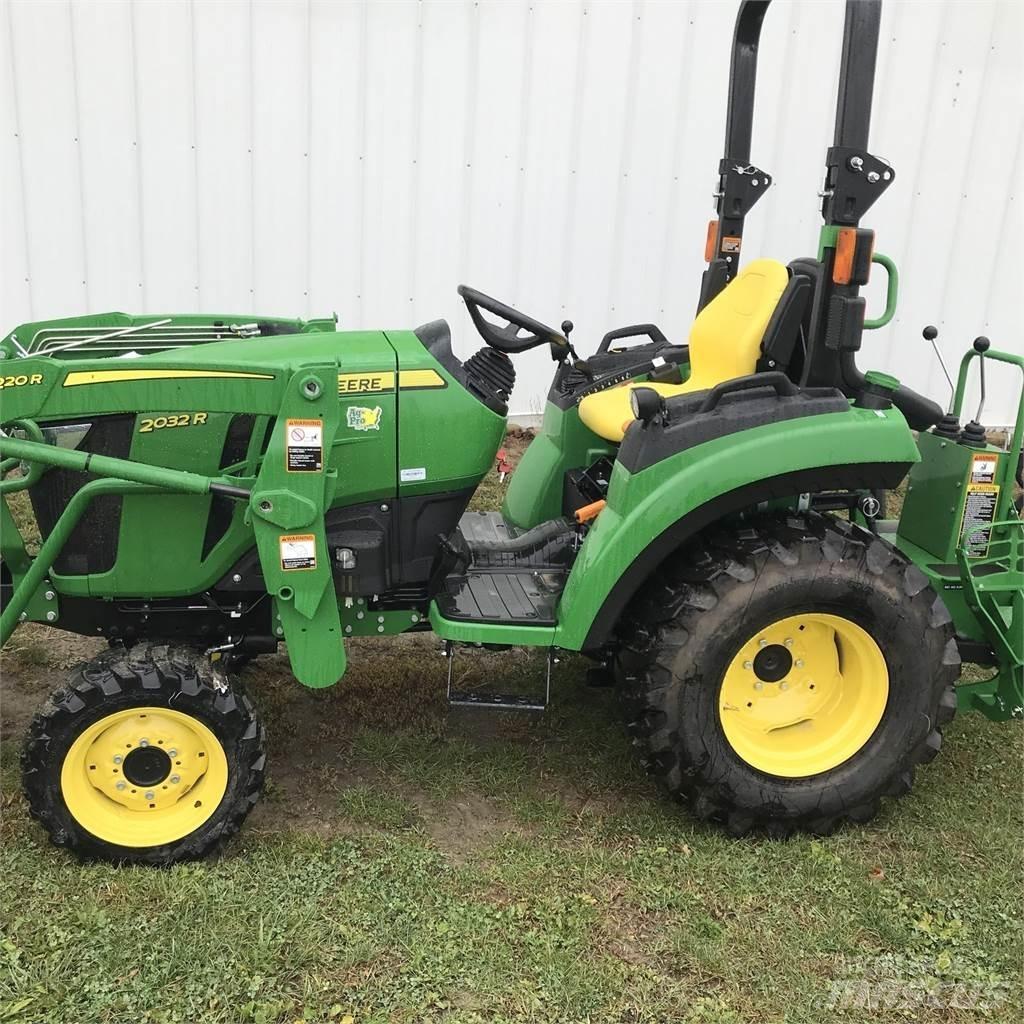 John Deere 2032R Kompakt traktorok