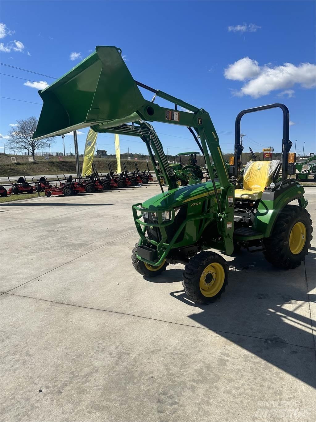 John Deere 2032R Kompakt traktorok