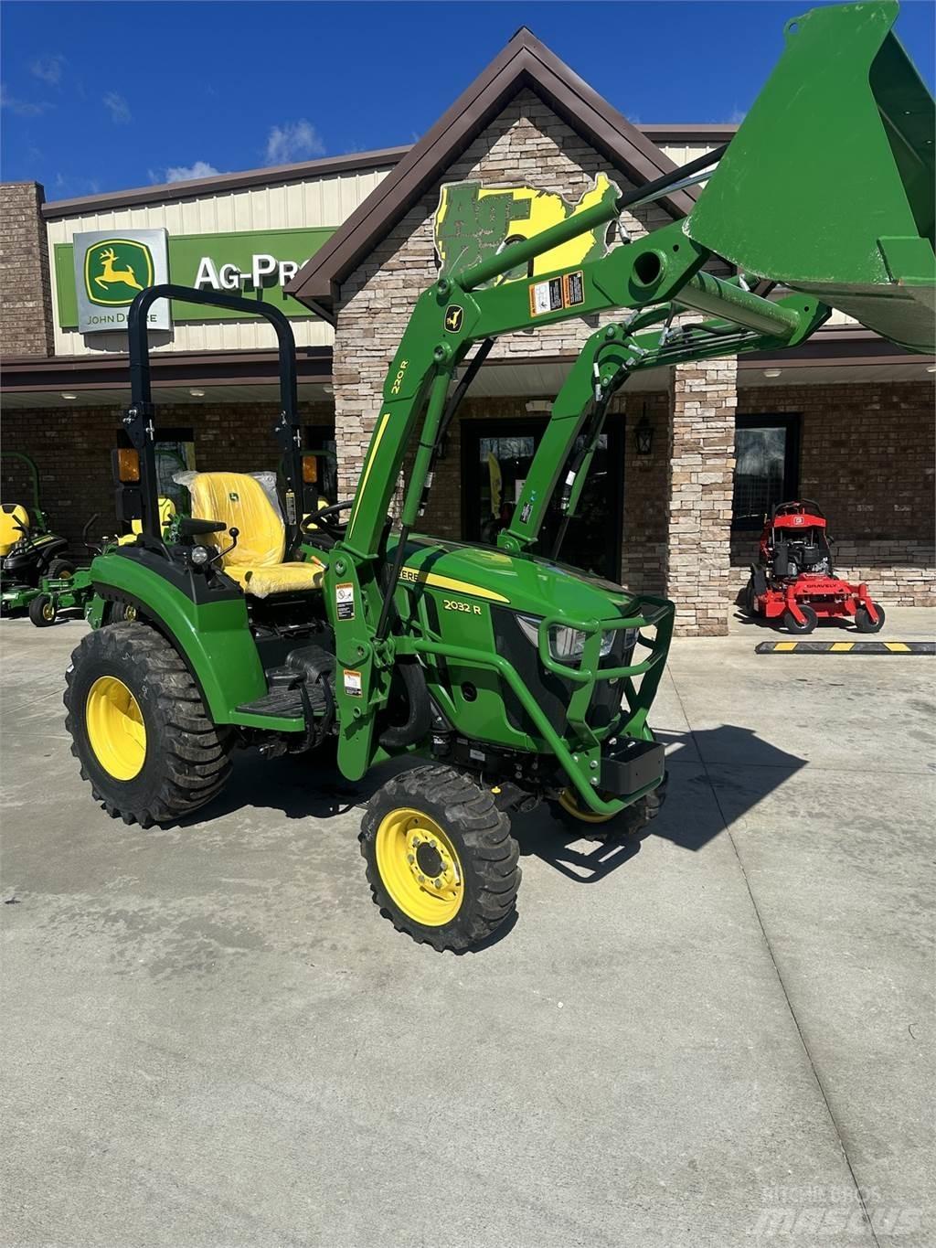 John Deere 2032R Kompakt traktorok