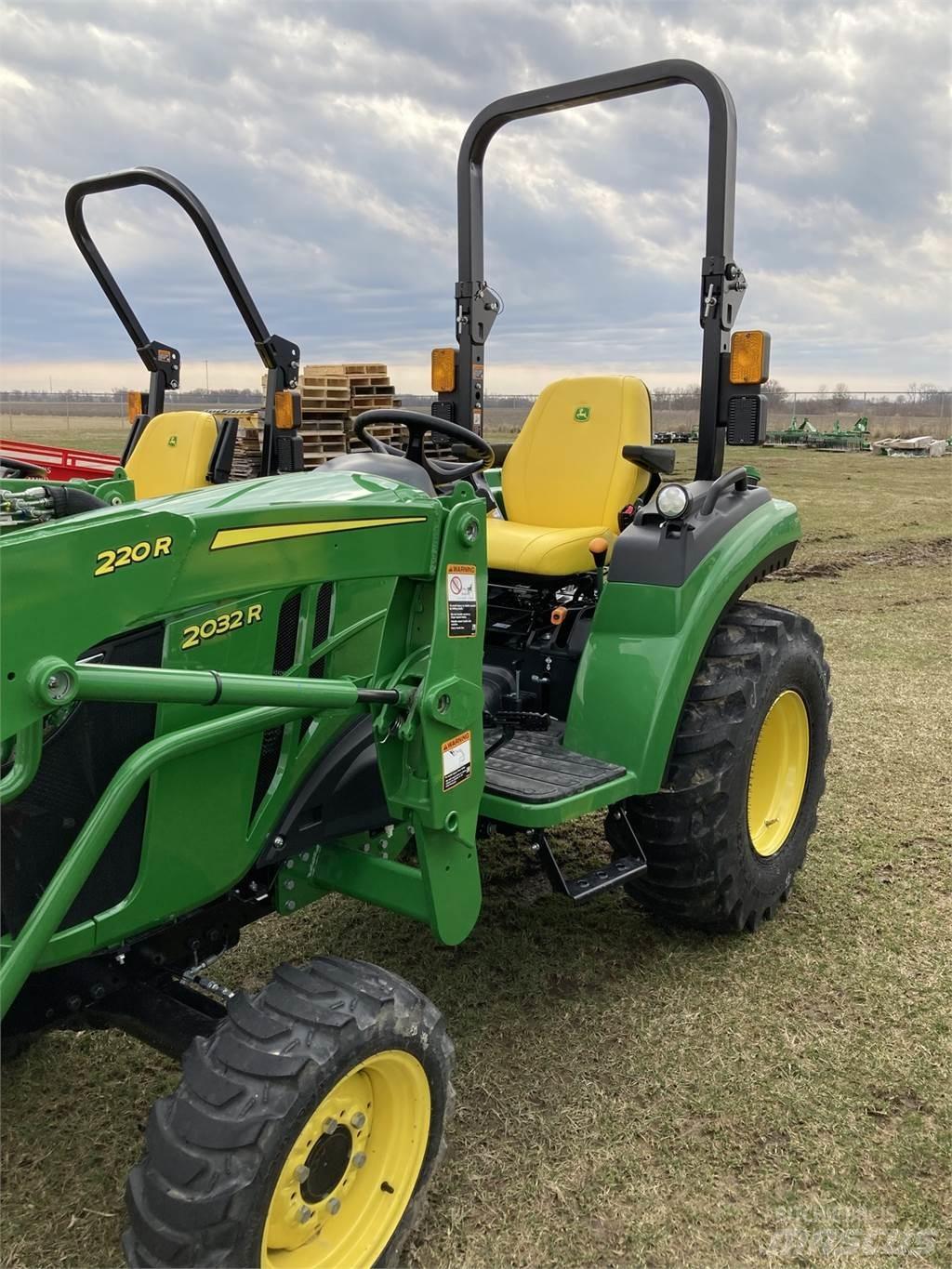 John Deere 2032R Kompakt traktorok