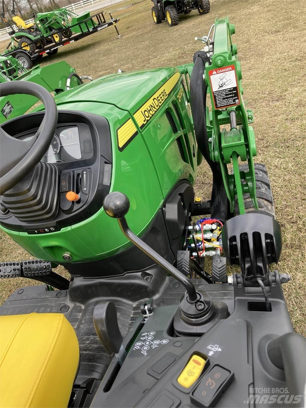 John Deere 2032R Kompakt traktorok