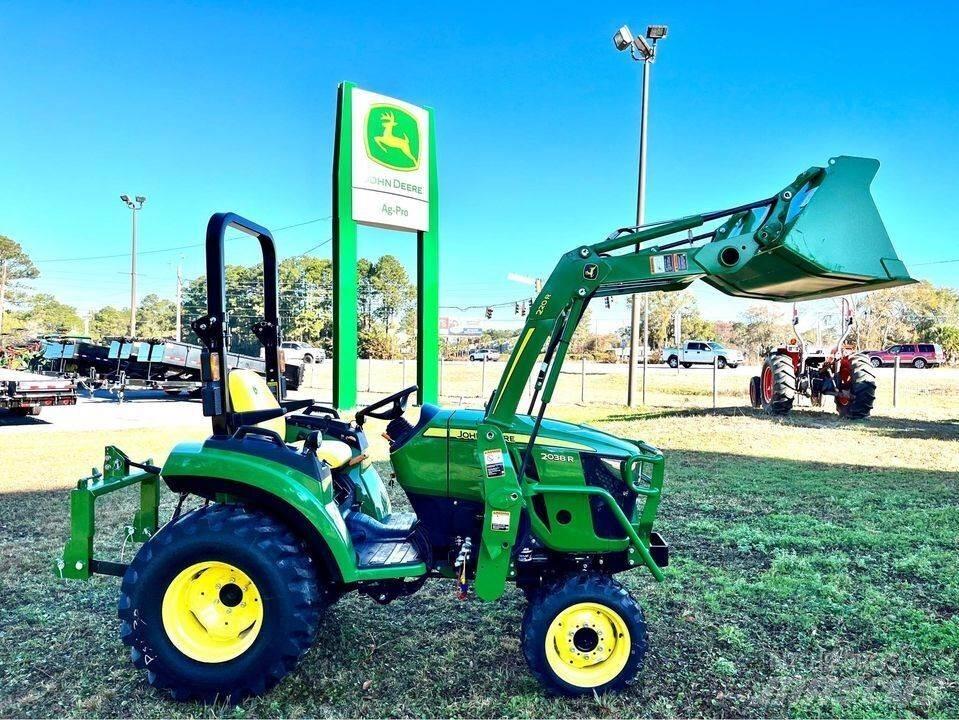 John Deere 2038R Kompakt traktorok