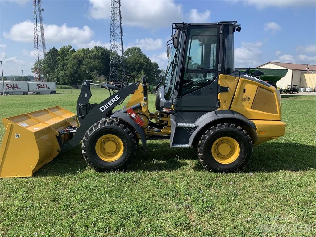 John Deere 244L Gumikerekes homlokrakodók