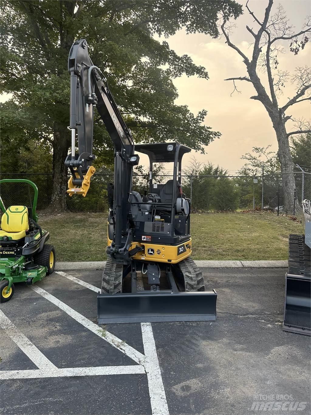 John Deere 30 P Mini kotrók < 7t