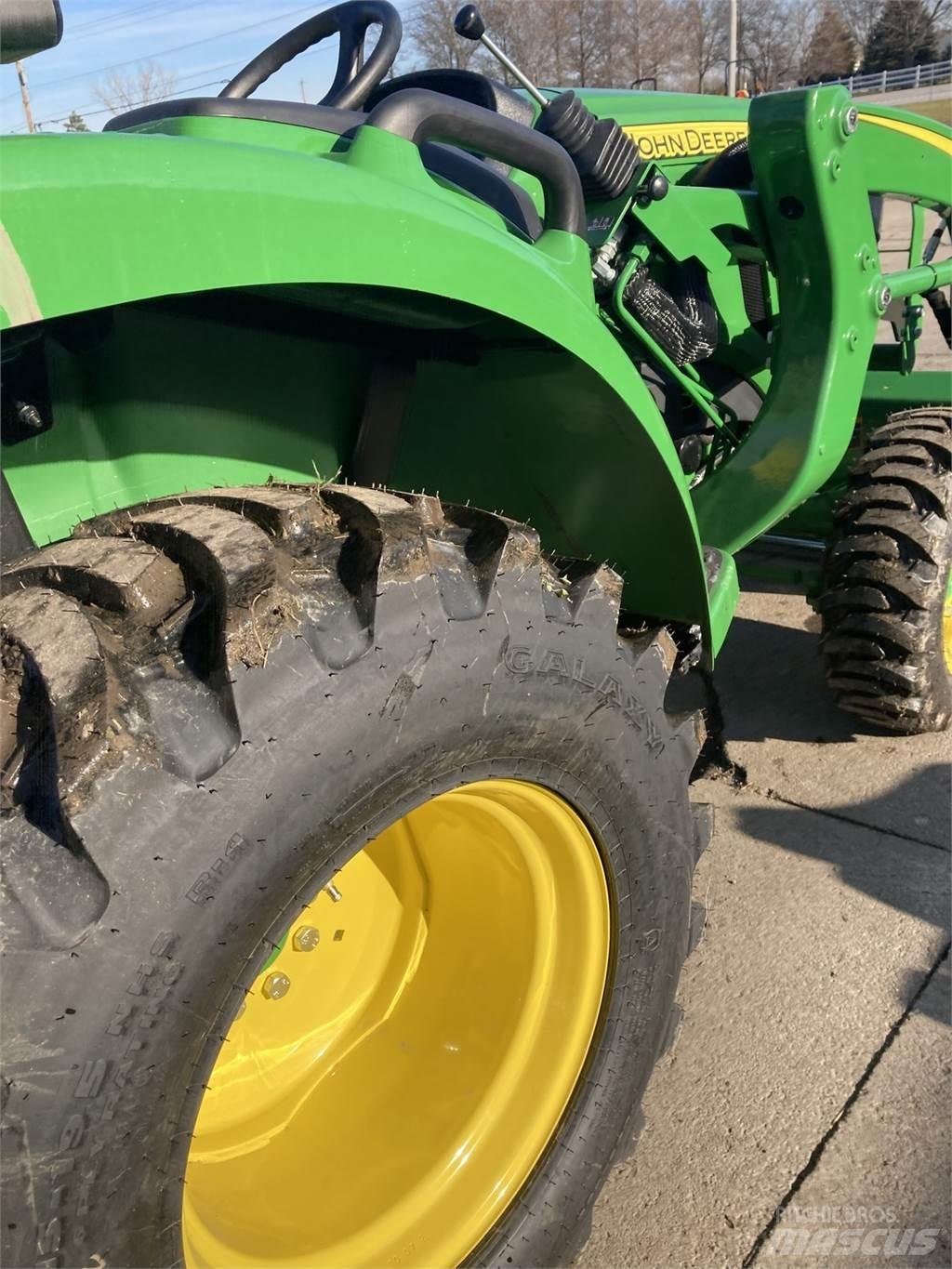 John Deere 3025D Kompakt traktorok
