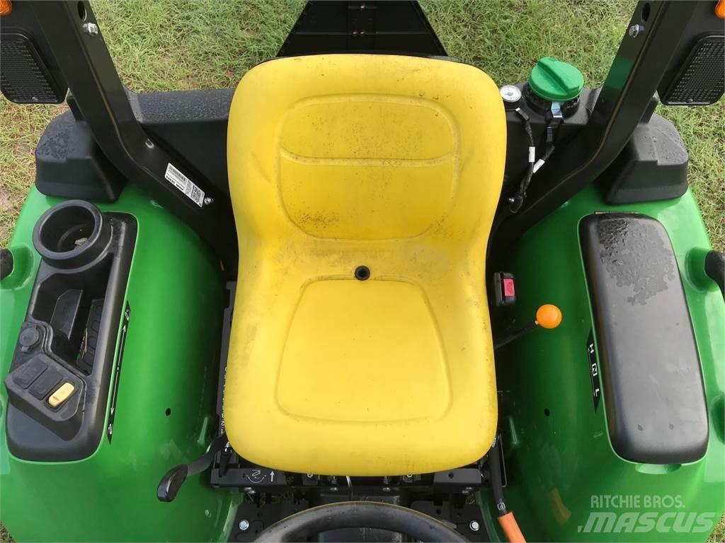John Deere 3025E Kompakt traktorok