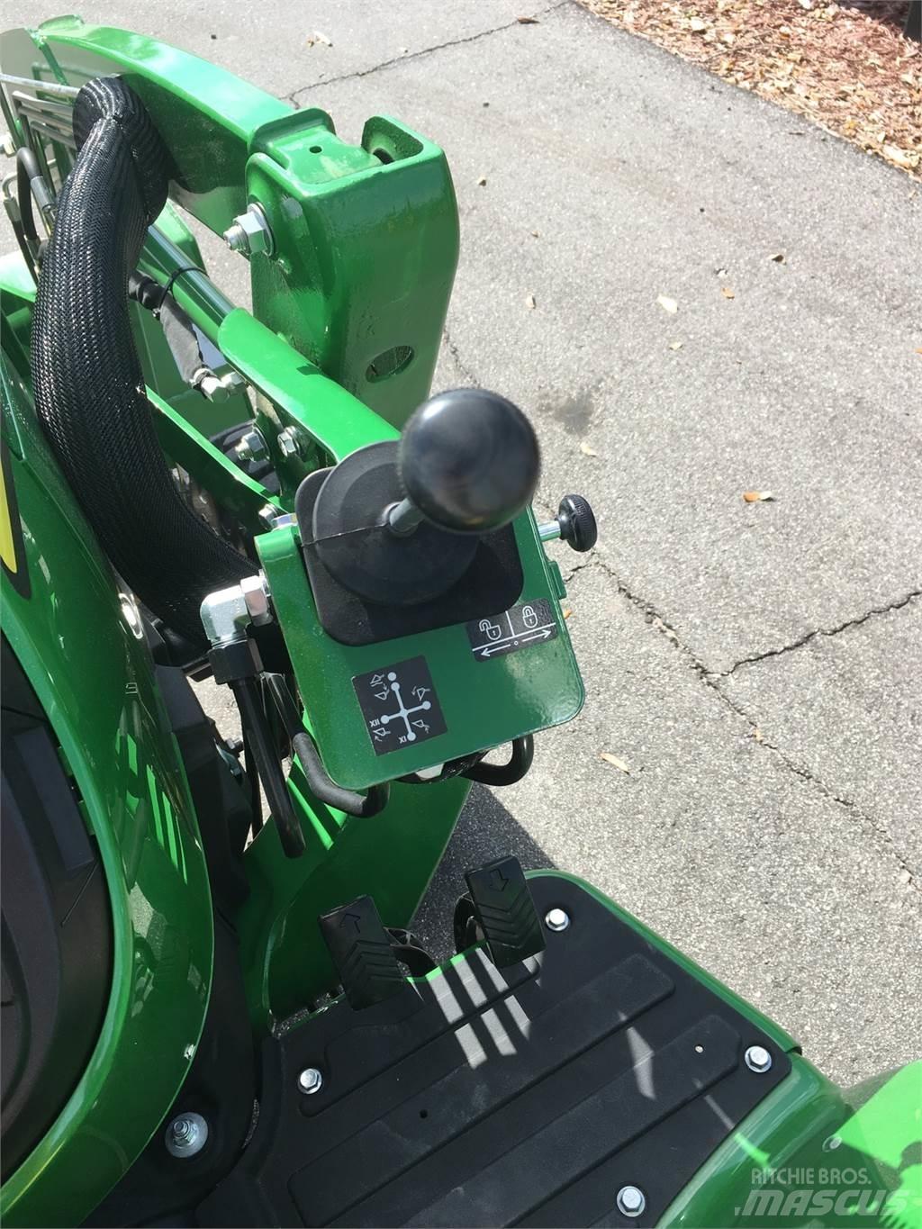 John Deere 3025E Kompakt traktorok