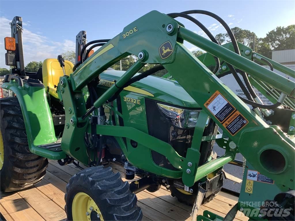 John Deere 3032E Kompakt traktorok