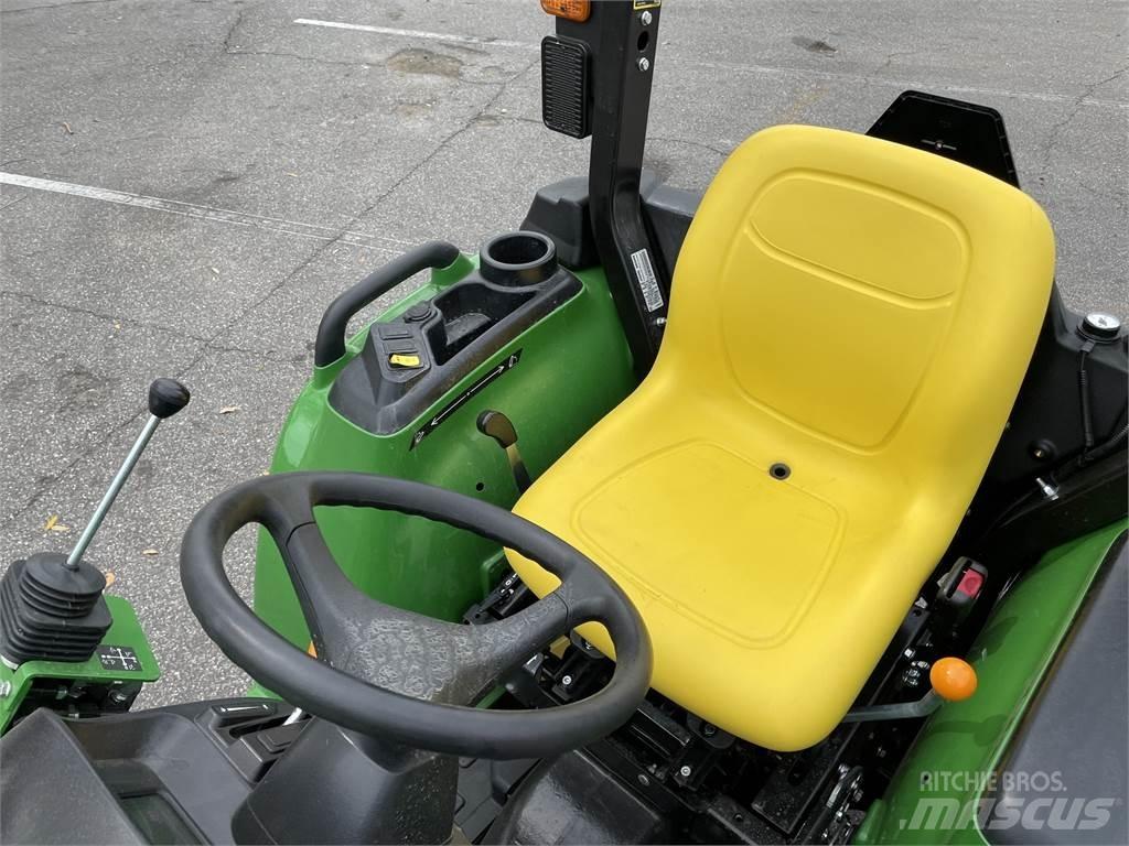 John Deere 3032E Kompakt traktorok