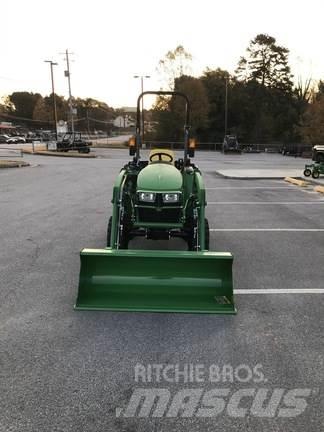 John Deere 3032E Kompakt traktorok