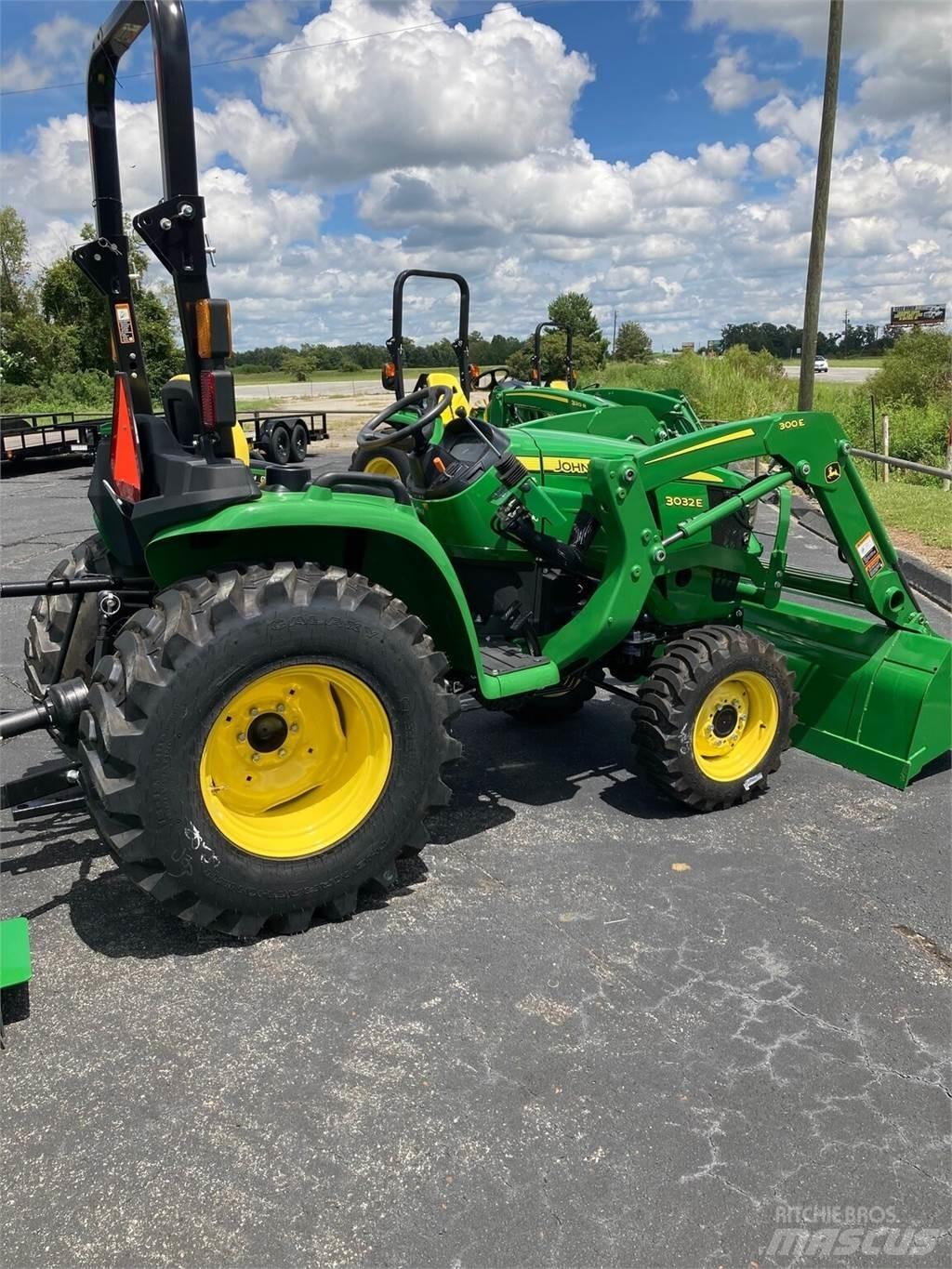John Deere 3032E Kompakt traktorok