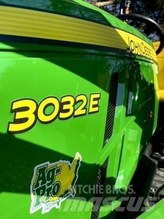 John Deere 3032E Kompakt traktorok