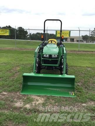 John Deere 3038E Kompakt traktorok
