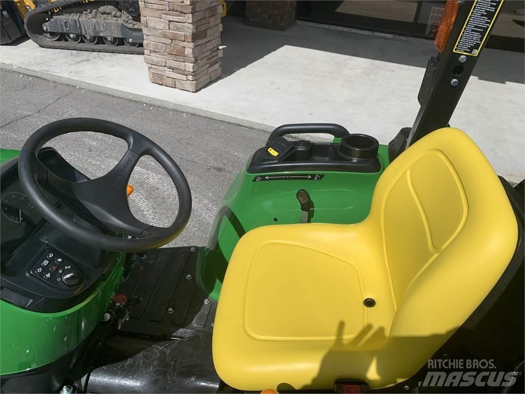 John Deere 3038E Kompakt traktorok