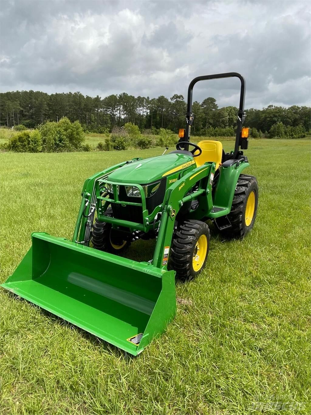John Deere 3038E Kompakt traktorok