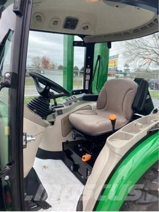 John Deere 3046R Traktorok