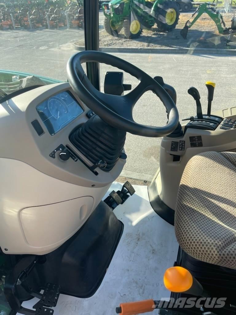 John Deere 3046R Traktorok