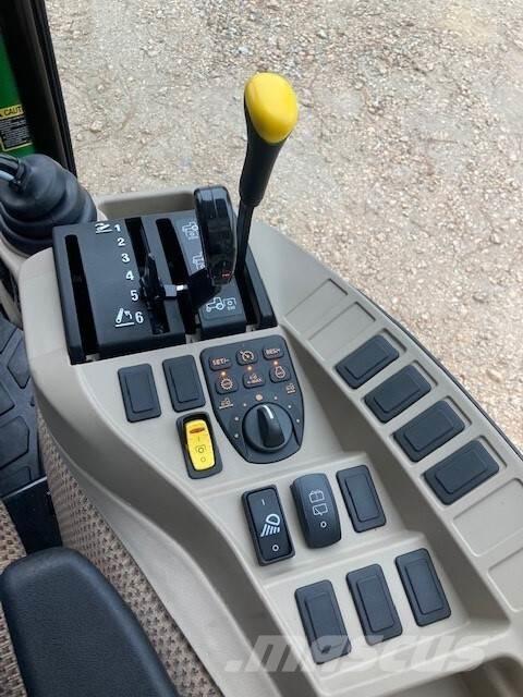 John Deere 3046R Traktorok