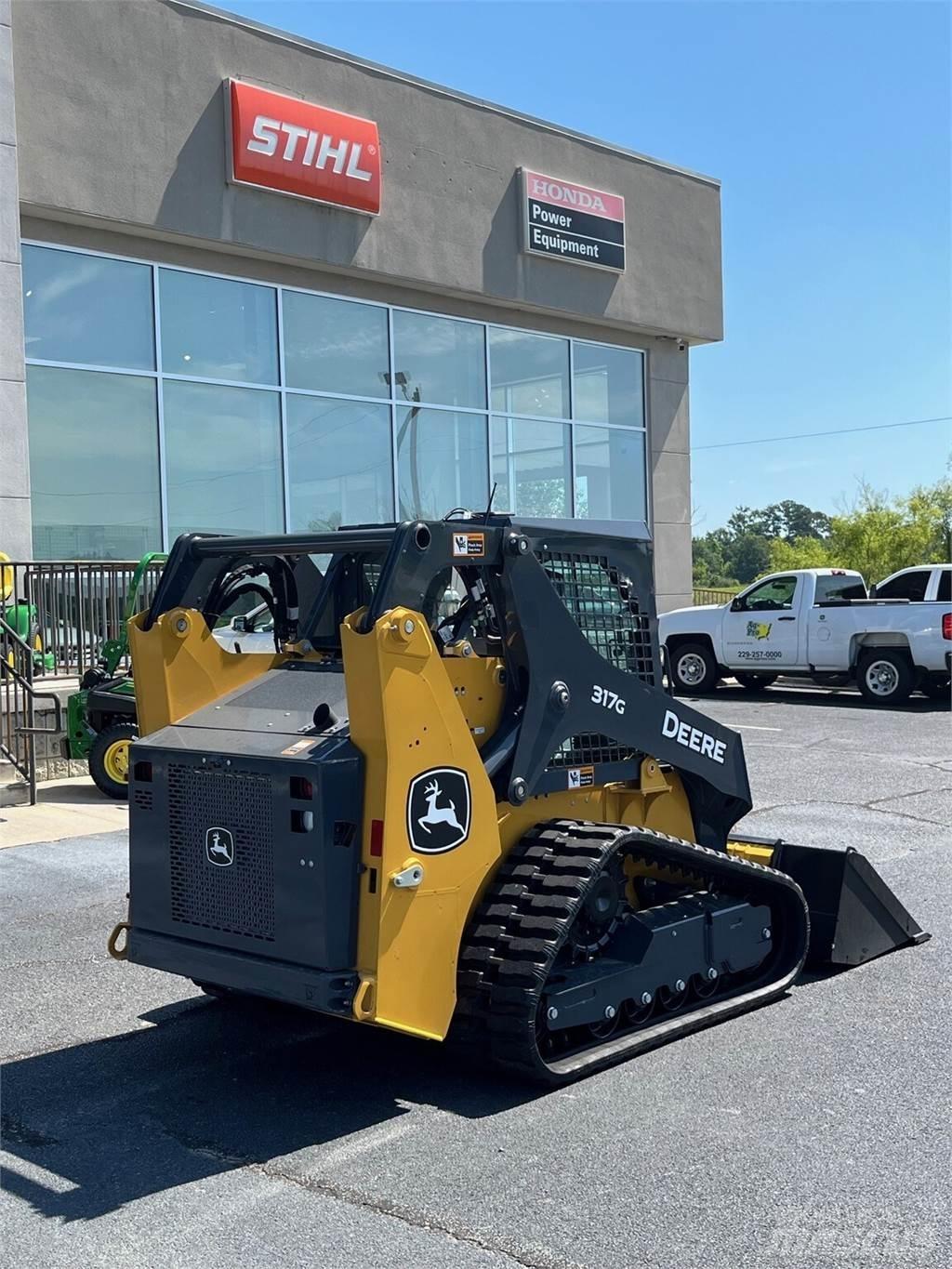 John Deere 317G Mini homlokrakodók