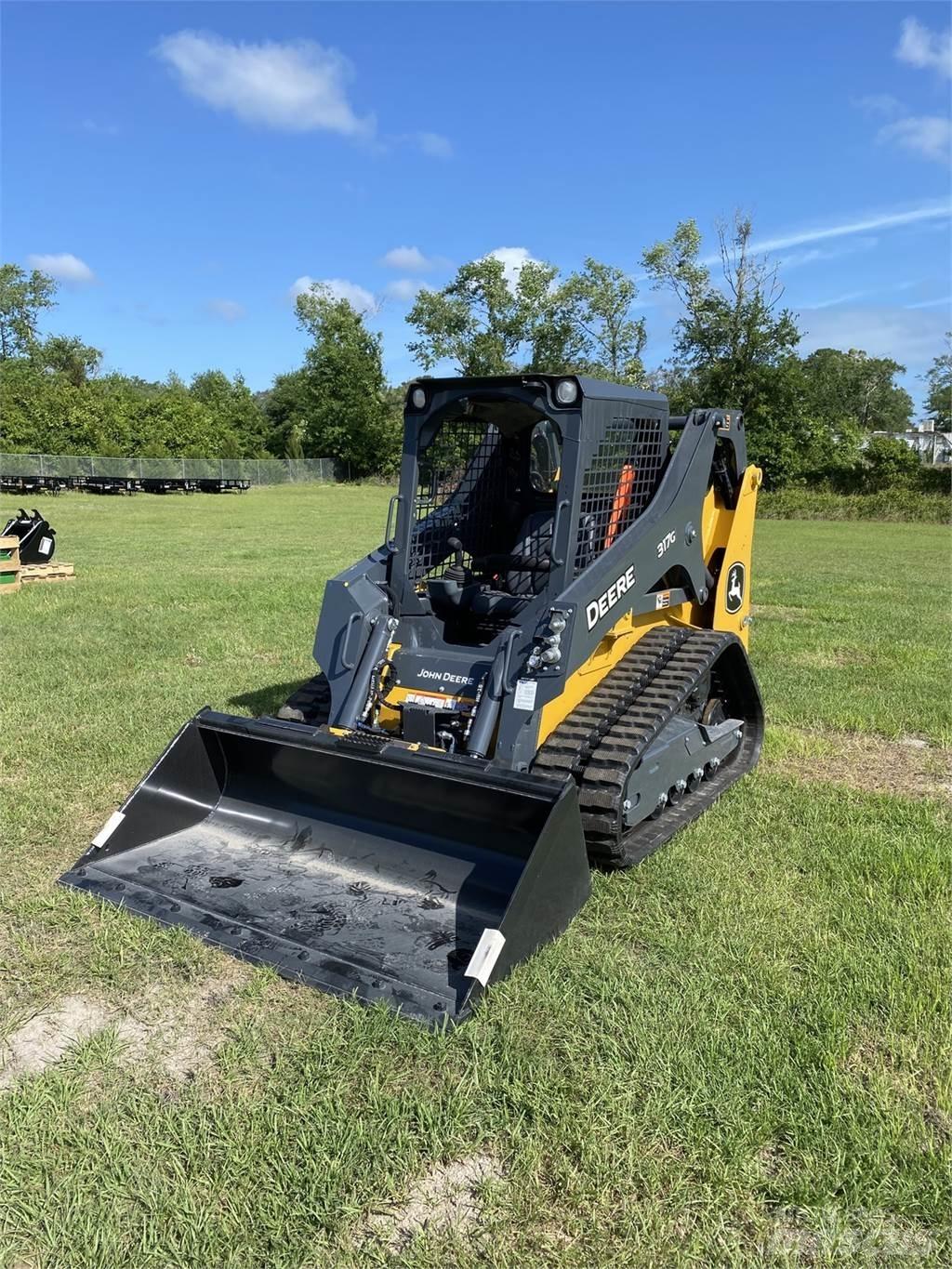 John Deere 317G Mini homlokrakodók