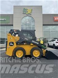 John Deere 318G Kompaktrakodók