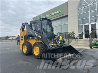 John Deere 318G Kompaktrakodók