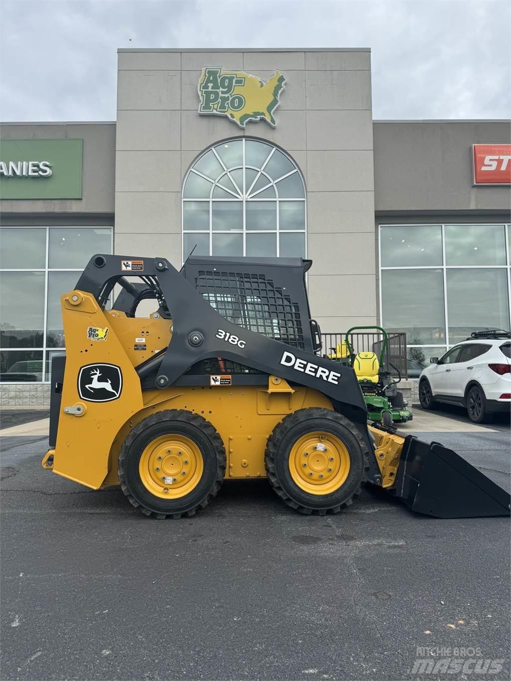 John Deere 318G Kompaktrakodók