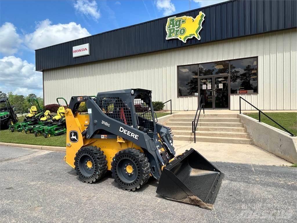 John Deere 318G Kompaktrakodók