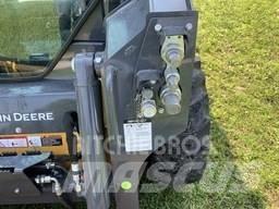 John Deere 318G Kompaktrakodók