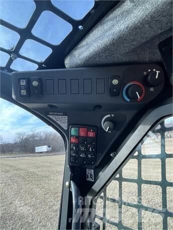 John Deere 318G Kompaktrakodók