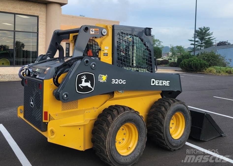 John Deere 320G Kompaktrakodók