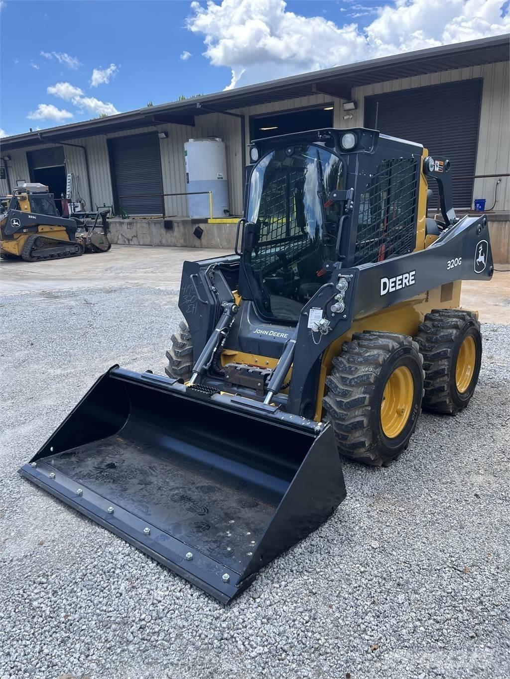 John Deere 320G Kompaktrakodók