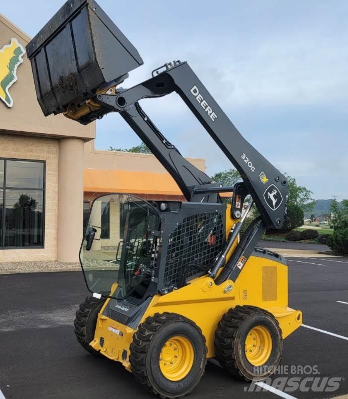 John Deere 320G Kompaktrakodók