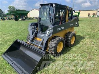 John Deere 320G Kompaktrakodók