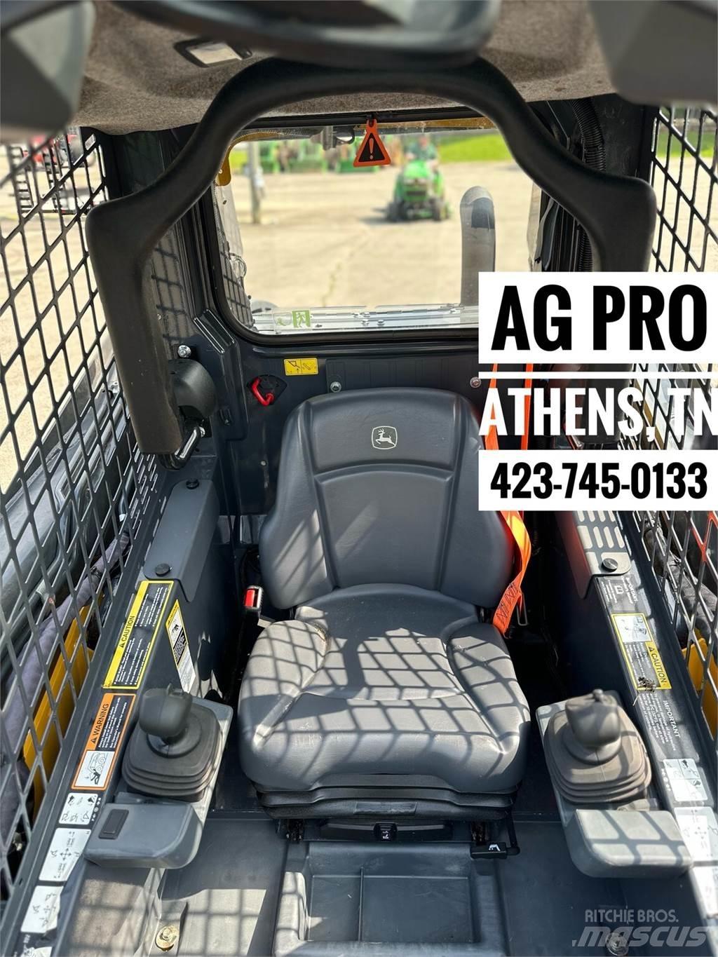 John Deere 324G Kompaktrakodók