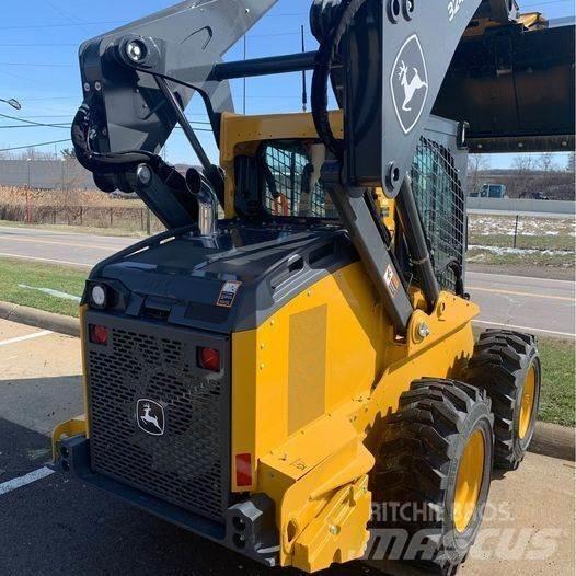 John Deere 324G Kompaktrakodók