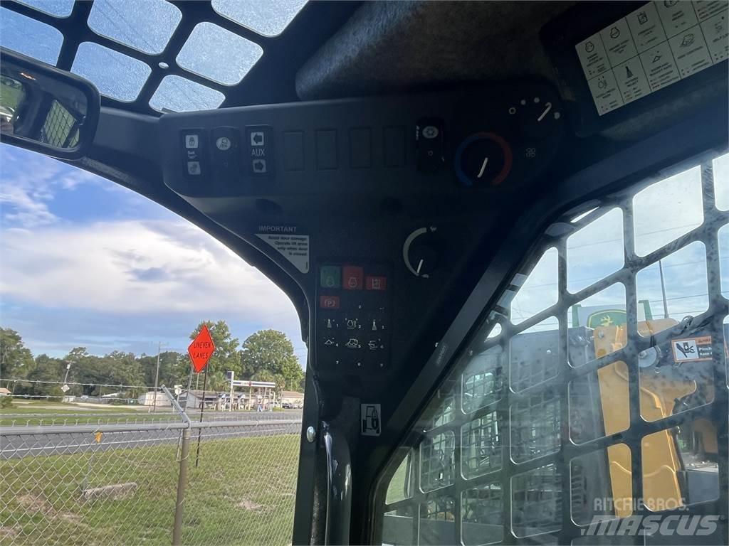 John Deere 325G Mini homlokrakodók