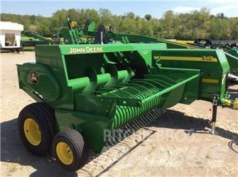 John Deere 348 Szögletes bálázók
