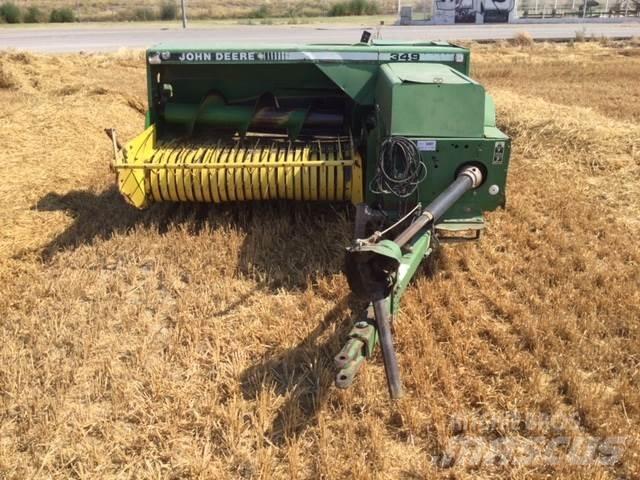 John Deere 349 Szögletes bálázók