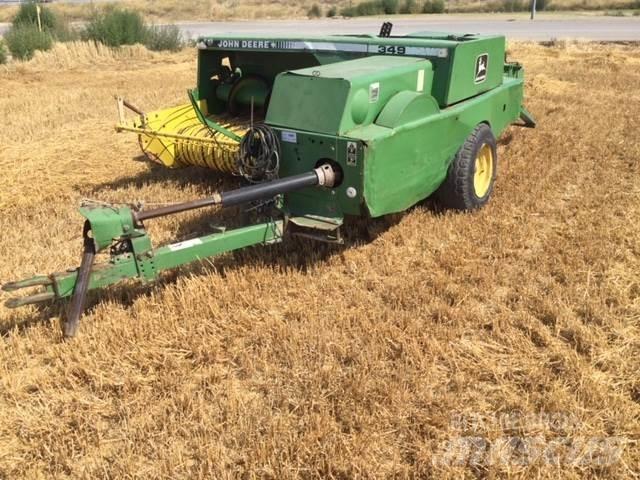 John Deere 349 Szögletes bálázók