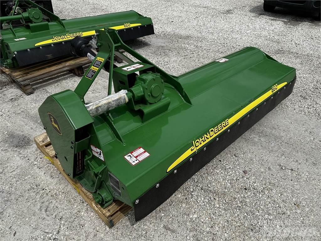 John Deere 390 Kaszák