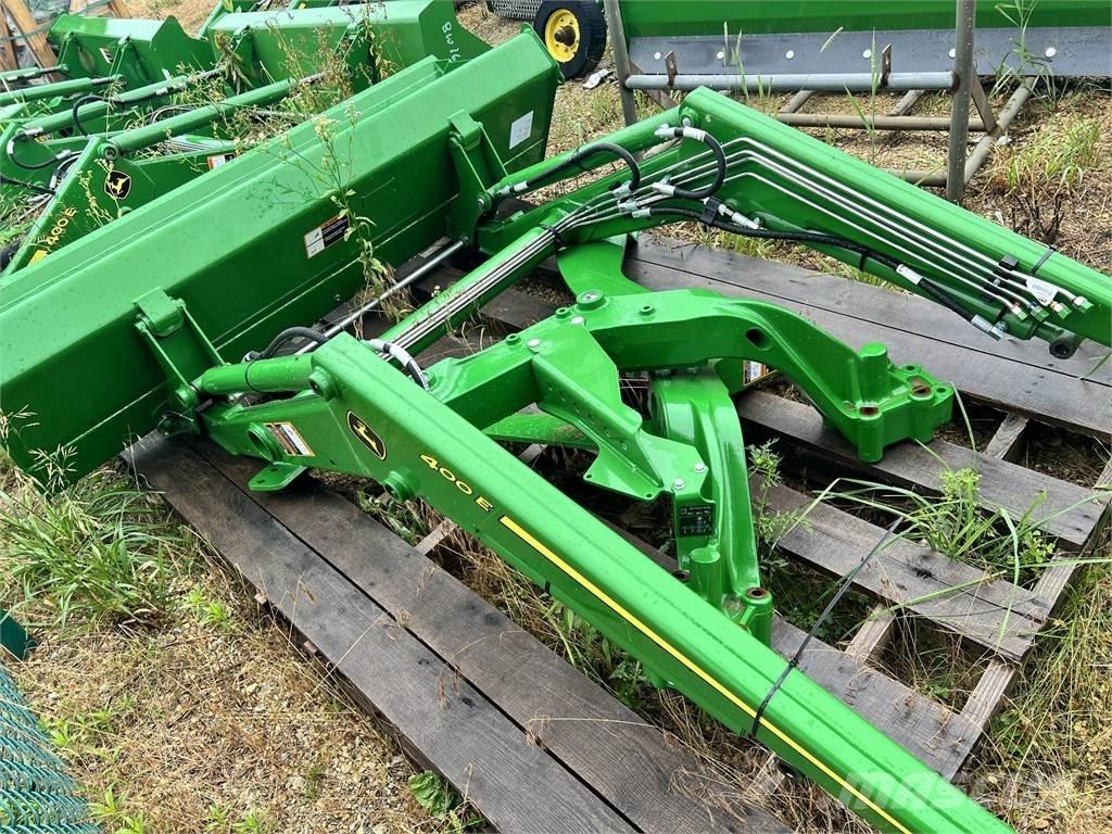 John Deere 400E Traktorok